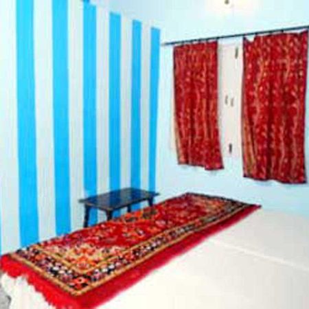 Elvis Guest House Benares Buitenkant foto
